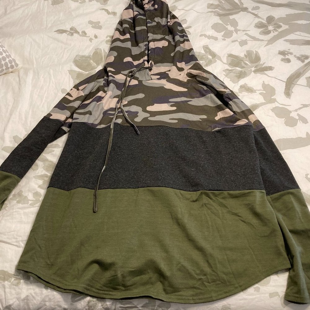 Camo Hoodie Sweatshirt